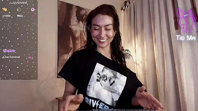 Snapshot of siren_indira_ chatting on 06/10/26, 03:33 siren indira online show from 06/10/26, 03:33