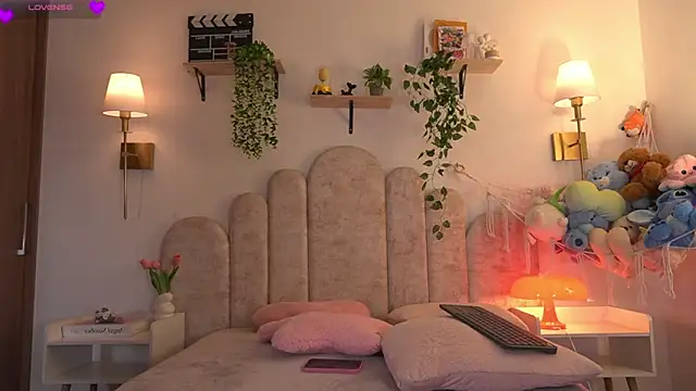 violeth     online show from 04/13/26, 01:16