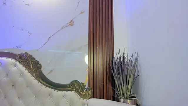 CoralieBronson online show from 11/12/25, 08:30