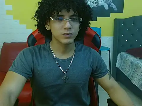 Snapshot of Xfire_boy69 chatting on 10/16/25, 04:30 Xfire boy69 online show from 10/16/25, 04:30