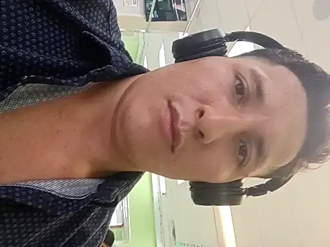 Zetaloco26 online show from 10/18/25, 09:26