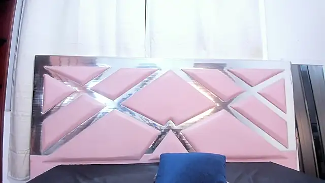 Kenishax  online show from 09/26/25, 04:38