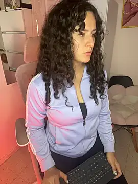 Dannaa Lovs online show from 10/15/25, 05:24