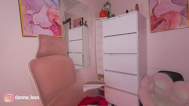 Dannaa Lovs online show from 10/24/25, 05:31