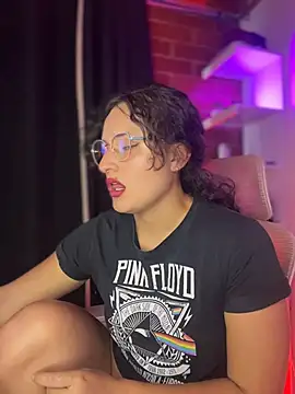 Dannaa Lovs online show from 10/29/25, 05:47