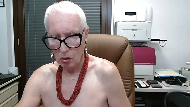 Snapshot of ROBY_SWEETHOT chatting on 09/13/25, 10:09 ROBY SWEETHOT online show from 09/13/25, 10:09