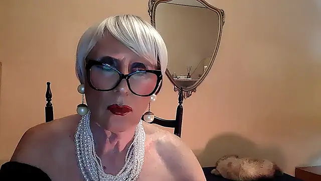 Snapshot of ROBY_SWEETHOT chatting on 10/10/25, 10:20 ROBY SWEETHOT online show from 10/10/25, 10:20