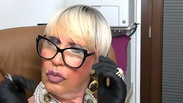 Snapshot of ROBY_SWEETHOT chatting on 11/19/25, 11:16 ROBY SWEETHOT online show from 11/19/25, 11:16