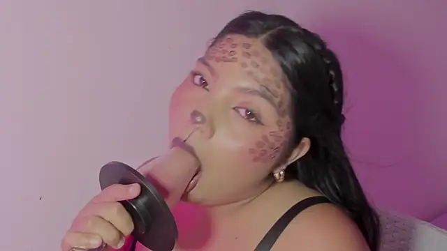 Snapshot of Lily_hot25 chatting on 10/15/25, 01:17 Lily hot25 online show from 10/15/25, 01:17