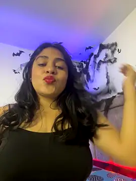 Snapshot of EmilyNoir1 chatting on 10/25/25, 08:25 EmilyNoir1 online show from 10/25/25, 08:25