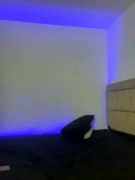 Snapshot of EmilyNoir1 chatting on 11/05/25, 12:21 EmilyNoir1 online show from 11/05/25, 12:21