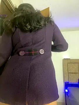 Snapshot of EmilyNoir1 chatting on 12/16/25, 12:15 EmilyNoir1 online show from 12/16/25, 12:15