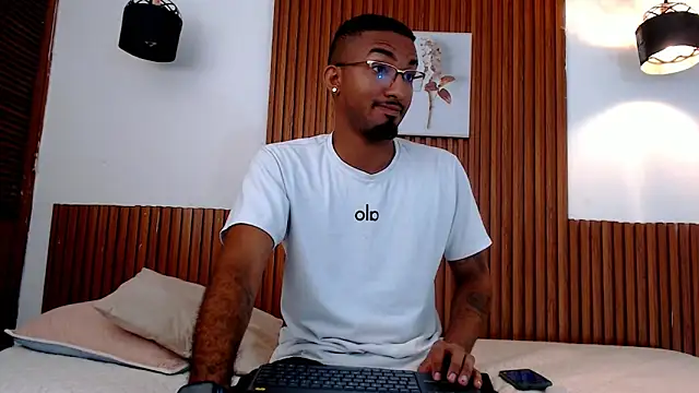 Darwin mayo online show from 04/01/26, 11:00