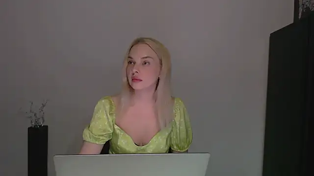 Lia noo regrets online show from 04/17/26, 04:43