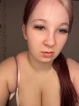 SweetTeenGirl online show from 04/13/26, 05:51