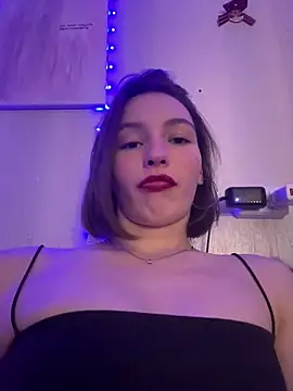 Snapshot of ZariaFlame chatting on 11/02/25, 08:44 ZariaFlame online show from 11/02/25, 08:44