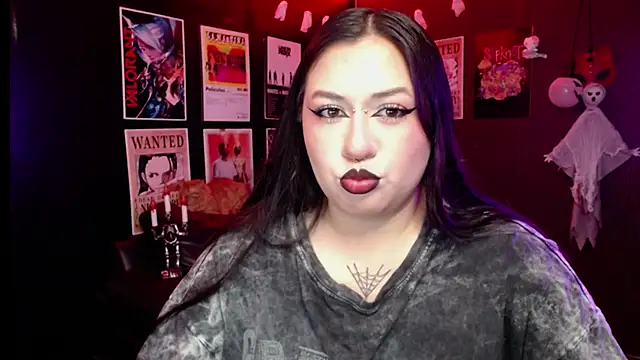 Snapshot of Ravendark_ chatting on 10/07/25, 07:22 Ravendark online show from 10/07/25, 07:22