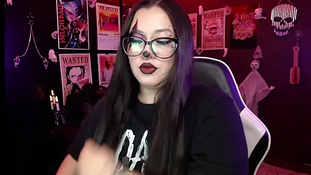 Snapshot of Ravendark_ chatting on 10/11/25, 06:17 Ravendark online show from 10/11/25, 06:17