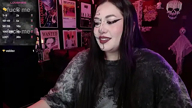 Snapshot of Ravendark_ chatting on 10/27/25, 07:07 Ravendark online show from 10/27/25, 07:07