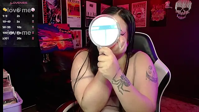 Snapshot of Ravendark_ chatting on 11/11/25, 07:47 Ravendark online show from 11/11/25, 07:47