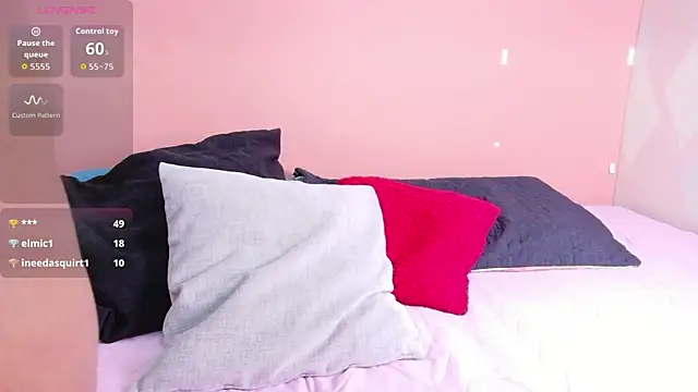 Snapshot of MySugarmoomy chatting on 10/31/25, 02:56 MySugarmoomy online show from 10/31/25, 02:56