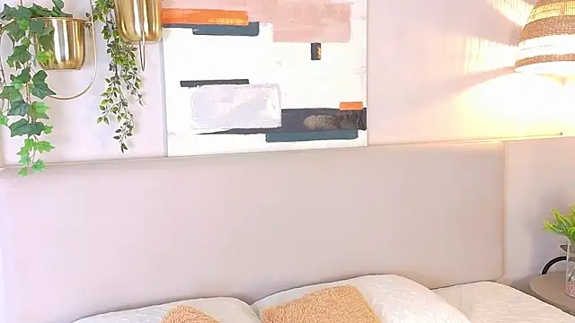 Snapshot of LanaRozz chatting on 11/14/25, 07:34 LanaRozz online show from 11/14/25, 07:34