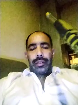 Snapshot of salimbasha chatting on 11/18/25, 12:16 salimbasha online show from 11/18/25, 12:16