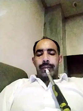 Snapshot of salimbasha chatting on 11/21/25, 08:29 salimbasha online show from 11/21/25, 08:29