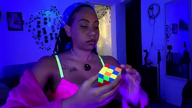 Snapshot of anasasuga chatting on 10/08/25, 01:03 anasasuga online show from 10/08/25, 01:03