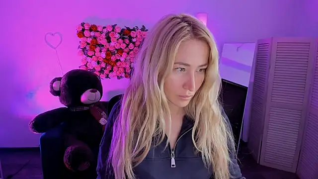 AstraMonroe online show from 04/18/26, 05:00