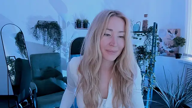 AstraMonroe online show from 04/22/26, 04:15