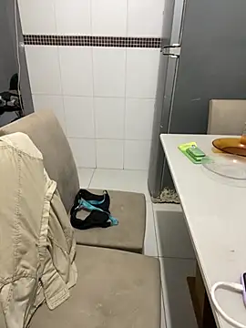 Mirella Oliveira online show from 10/23/25, 10:30