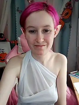 Fuzzy Unicorn online show from 10/31/25, 07:04