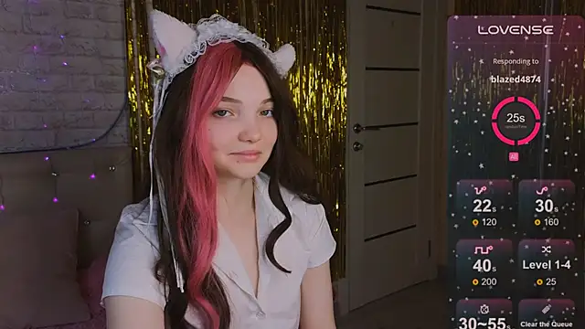 AnimeAlica18 online show from 12/04/25, 02:32