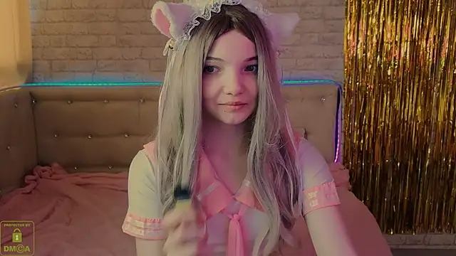 AnimeAlica18 online show from 04/19/26, 02:44