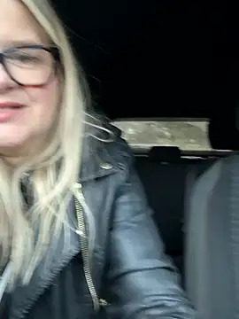 SuzieSub online show from 02/06/26, 08:51