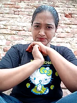 Snapshot of Hotty-couple063 chatting on 11/03/25, 06:25 Hotty-couple063 online show from 11/03/25, 06:25