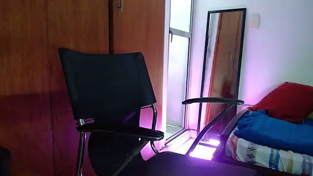 Snapshot of joacob00m chatting on 11/21/25, 07:56 joacob00m online show from 11/21/25, 07:56