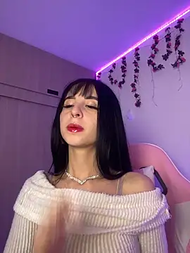 Lia  1 online show from 11/29/25, 10:24