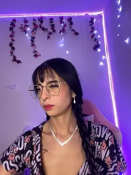 Lia  1 online show from 12/01/25, 06:07