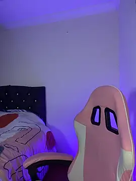 Lia  1 online show from 02/26/26, 12:15