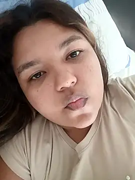 Snapshot of Luzky chatting on 11/17/25, 07:30 Luzky online show from 11/17/25, 07:30