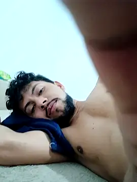 ArturrAlvs online show from 04/07/26, 05:08