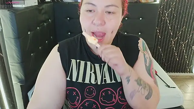 Witch Scarlet online show from 04/17/26, 01:08