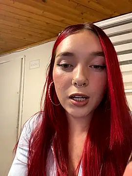 Snapshot of Karen18_boobs chatting on 09/17/25, 03:08 Karen18 boobs online show from 09/17/25, 03:08