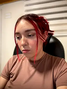 Snapshot of Karen18_boobs chatting on 09/25/25, 02:59 Karen18 boobs online show from 09/25/25, 02:59