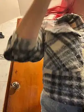 Snapshot of Karen18_boobs chatting on 09/26/25, 02:48 Karen18 boobs online show from 09/26/25, 02:48