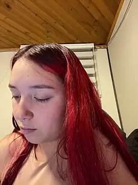 Snapshot of Karen18_boobs chatting on 09/30/25, 01:32 Karen18 boobs online show from 09/30/25, 01:32