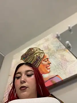 Snapshot of Karen18_boobs chatting on 11/11/25, 02:11 Karen18 boobs online show from 11/11/25, 02:11