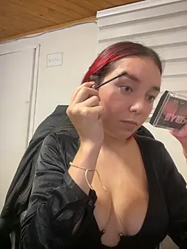 Snapshot of Karen18_boobs chatting on 11/14/25, 01:48 Karen18 boobs online show from 11/14/25, 01:48